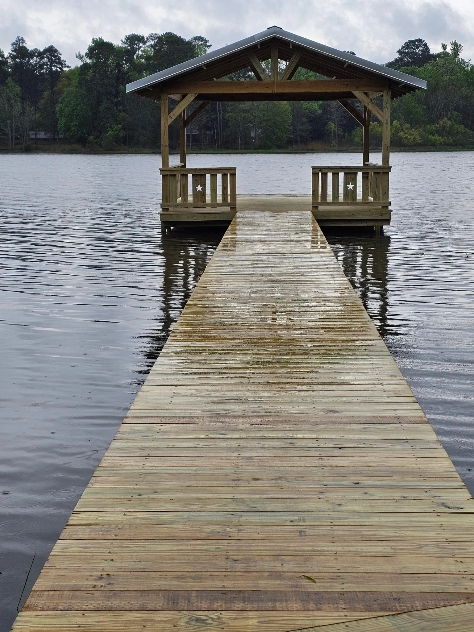 Completed dock and covered pier by Davco Designz